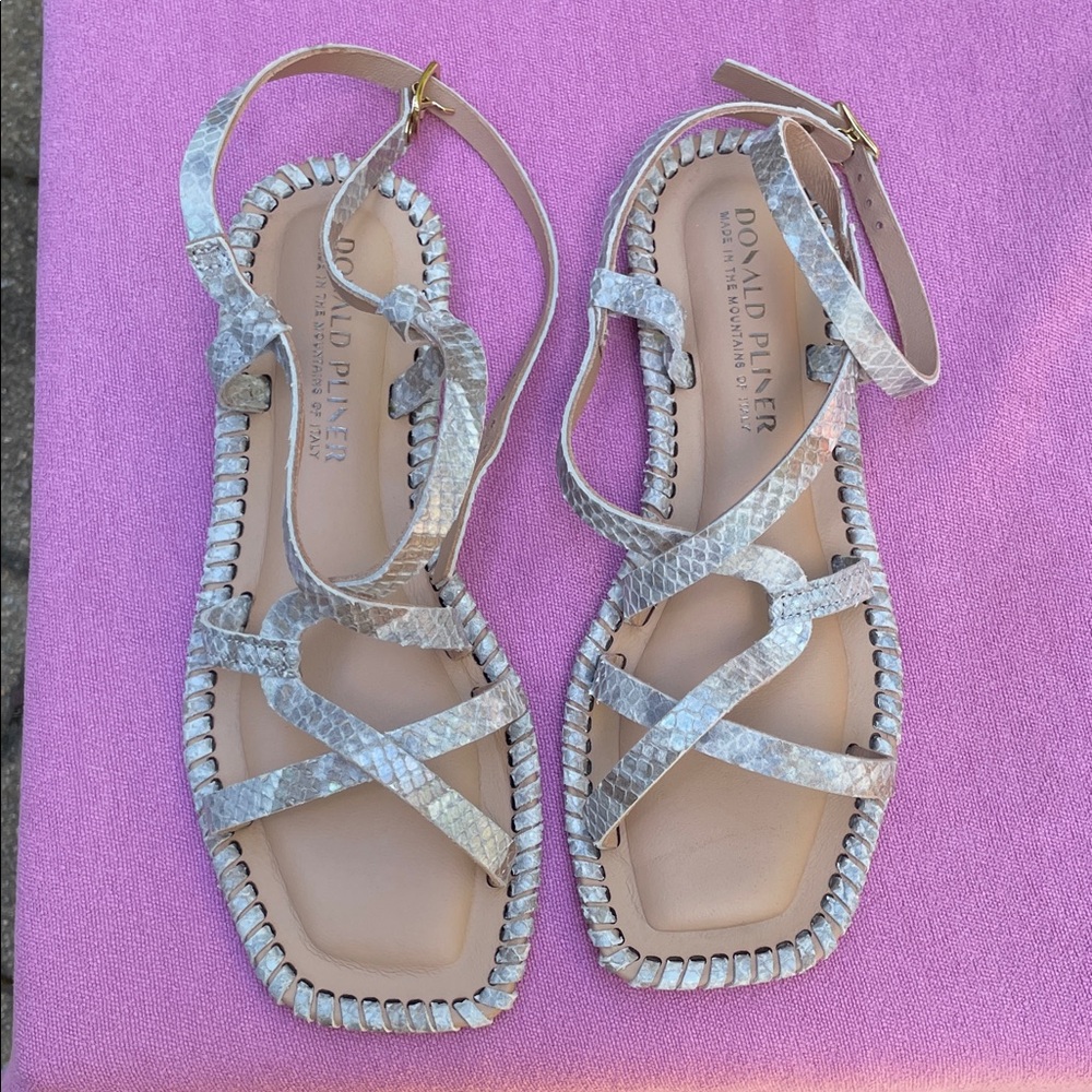 NWOT Donald J. Pliner Women's Sandals - Snake Print Cream